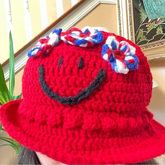 Handmade 4th‎ of July Women’s Red White & Blue Crochet Bucket Hat Size:21-22 - Picture 10 of 11